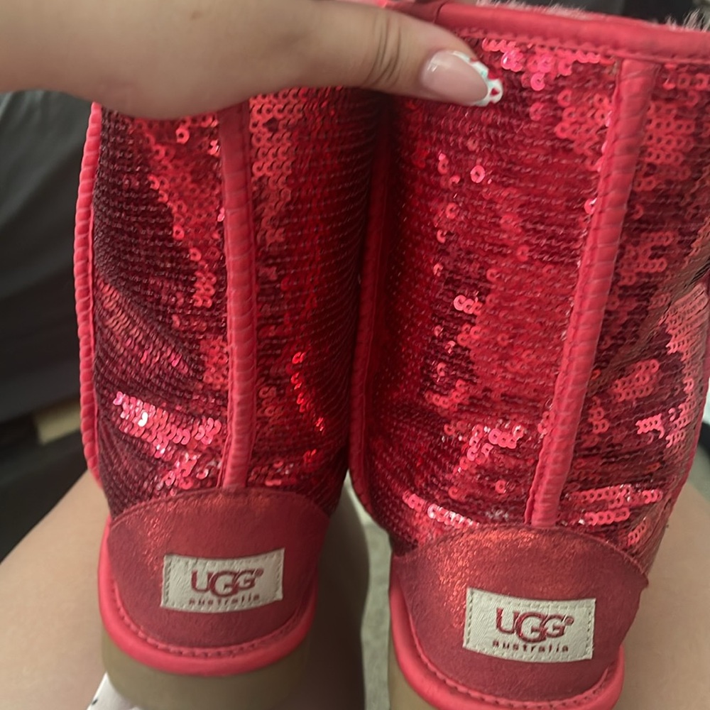 Red sequin UGGS - Picture 6 of 8